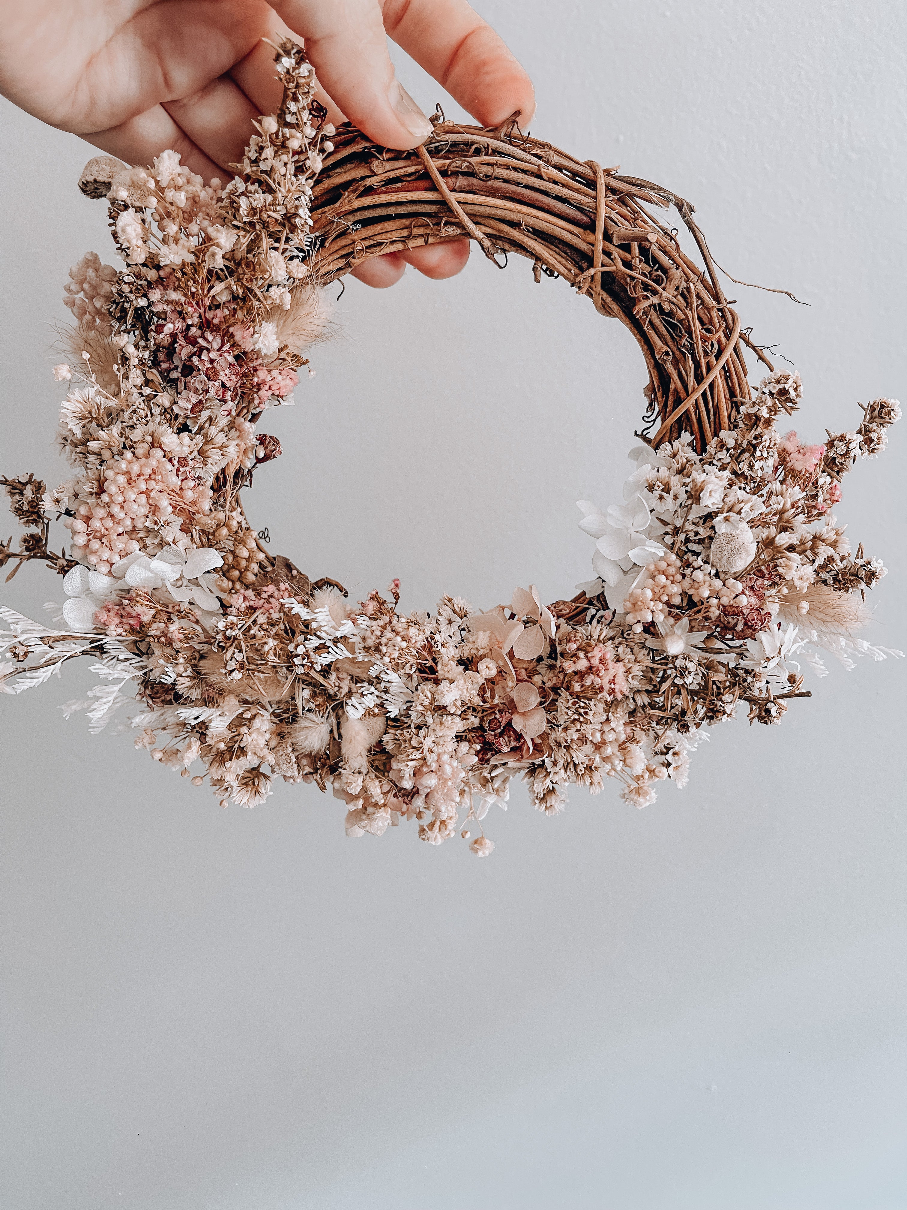Mini everlasting floral wreaths - white/natural/blush pink.