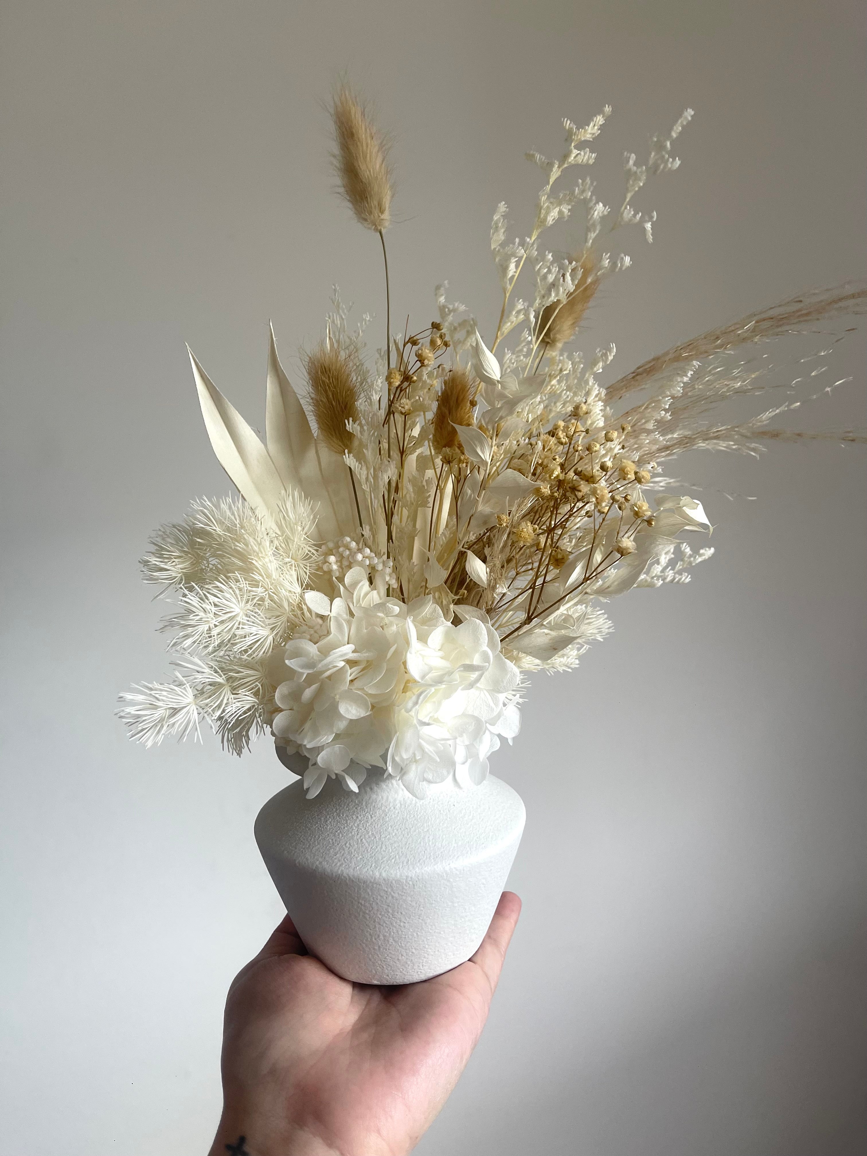 Luxe everlasting small vase - white/natural/light brown.