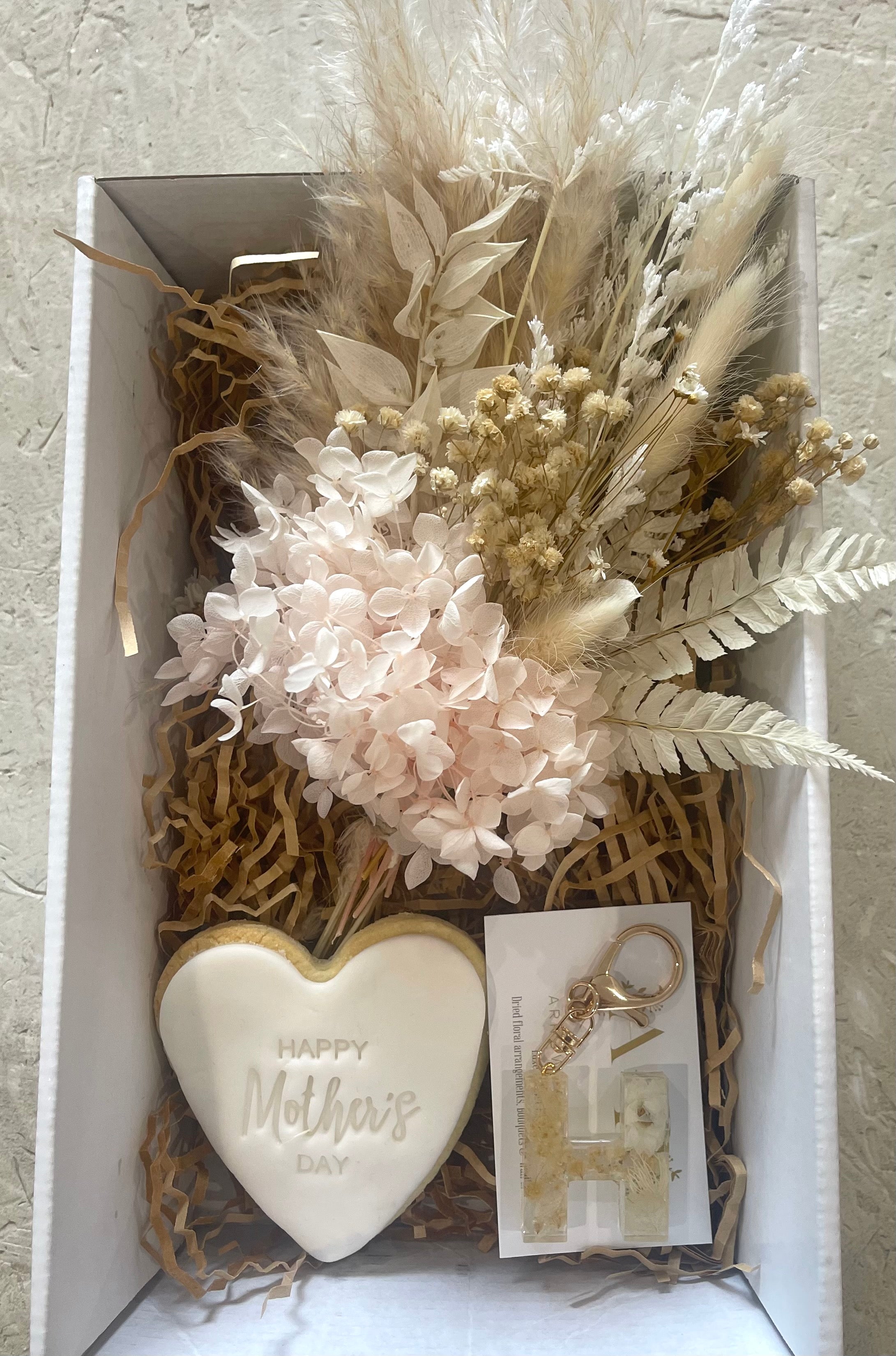 Mini Happy Mothers day posie & key ring gift box. - PREORDER.