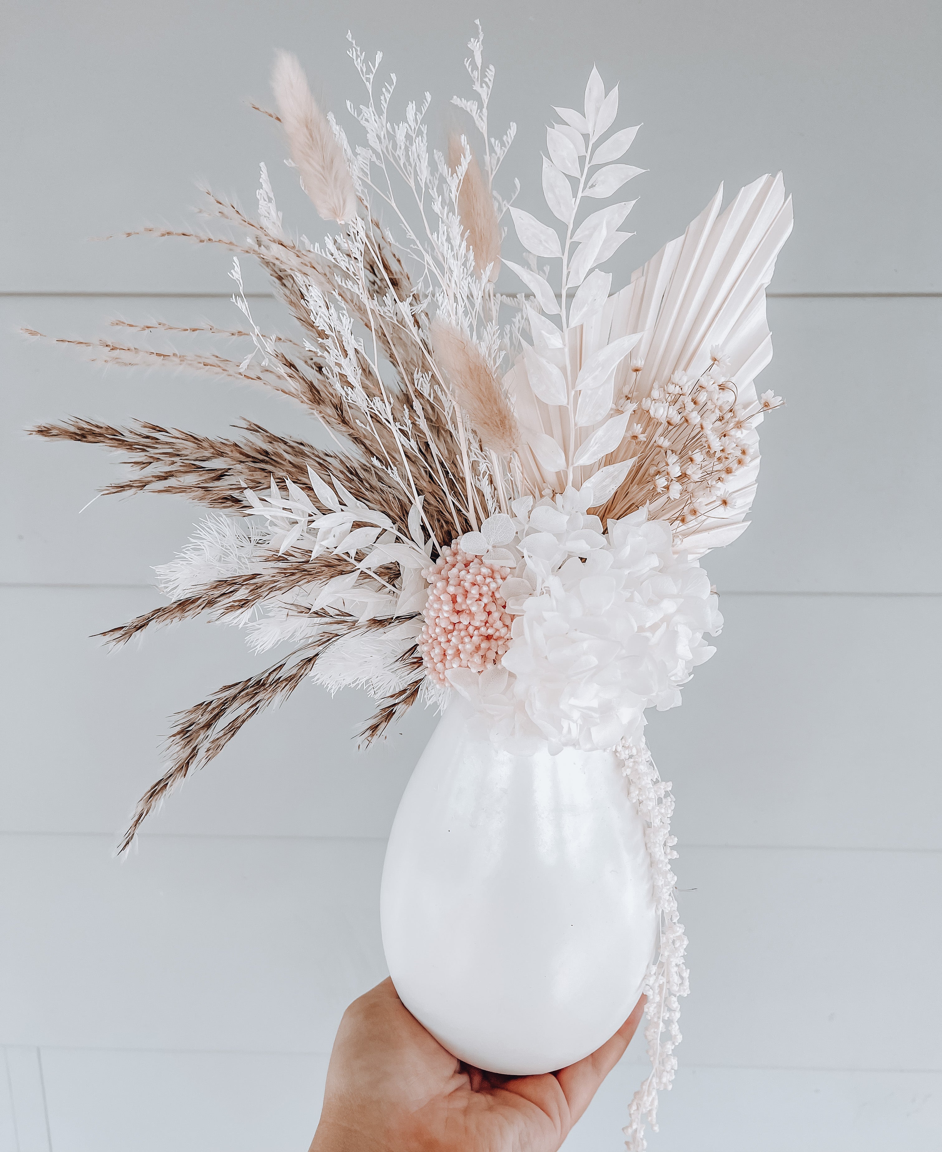 Everlasting vase arrangement - small -white/natural/light pink.